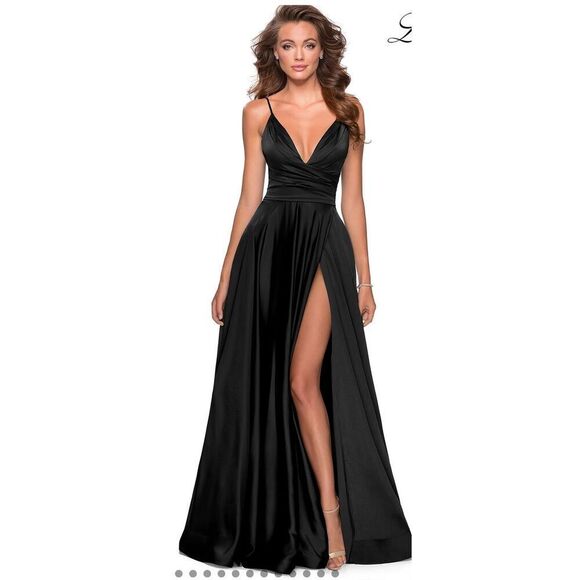 La Femme V-Neck Long A-Line Prom Dress 28607 in Black NWT Size 8 - Picture 1 of 6